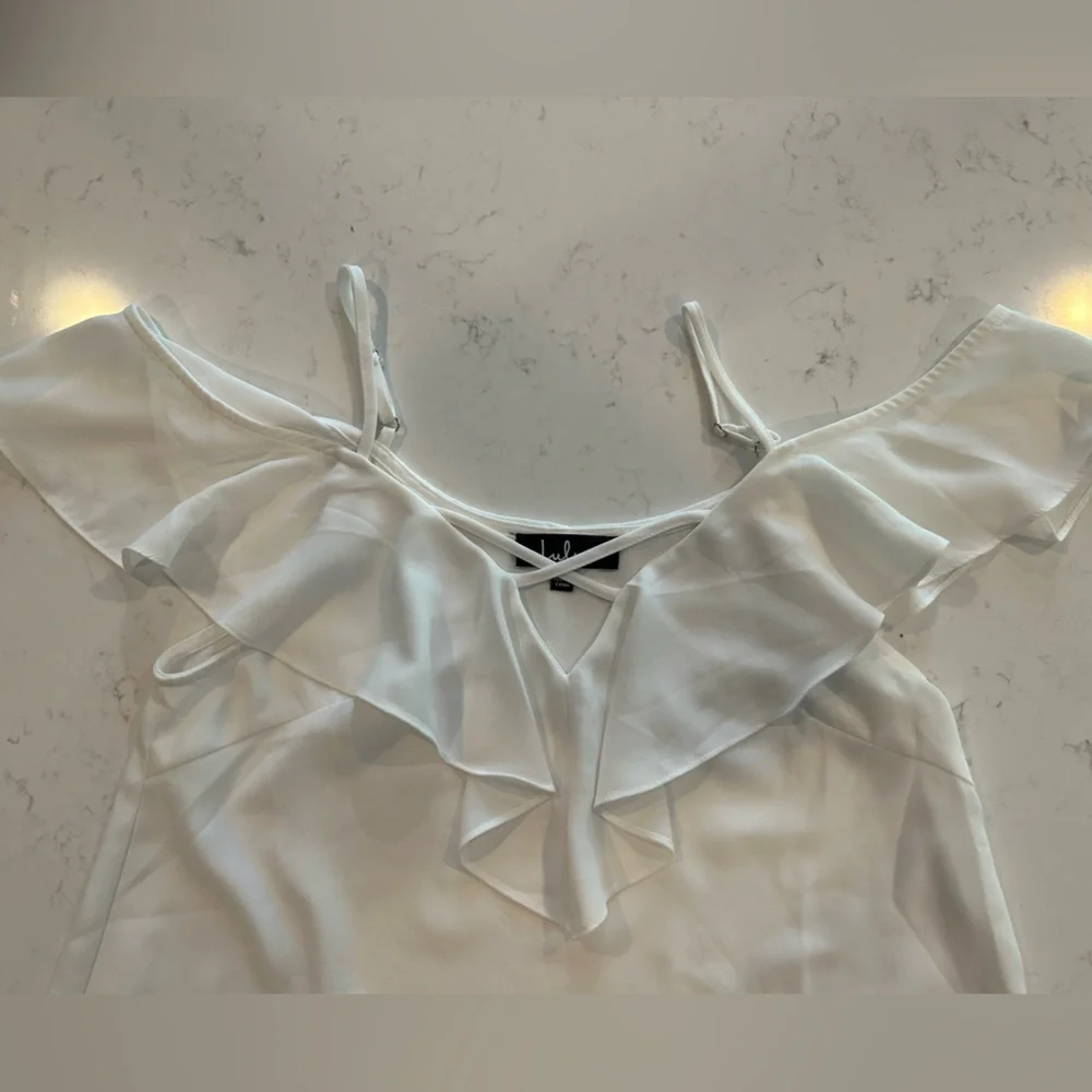 *White* Lulu’s Off the Shoulder Top, Size M - Picture 5 of 6